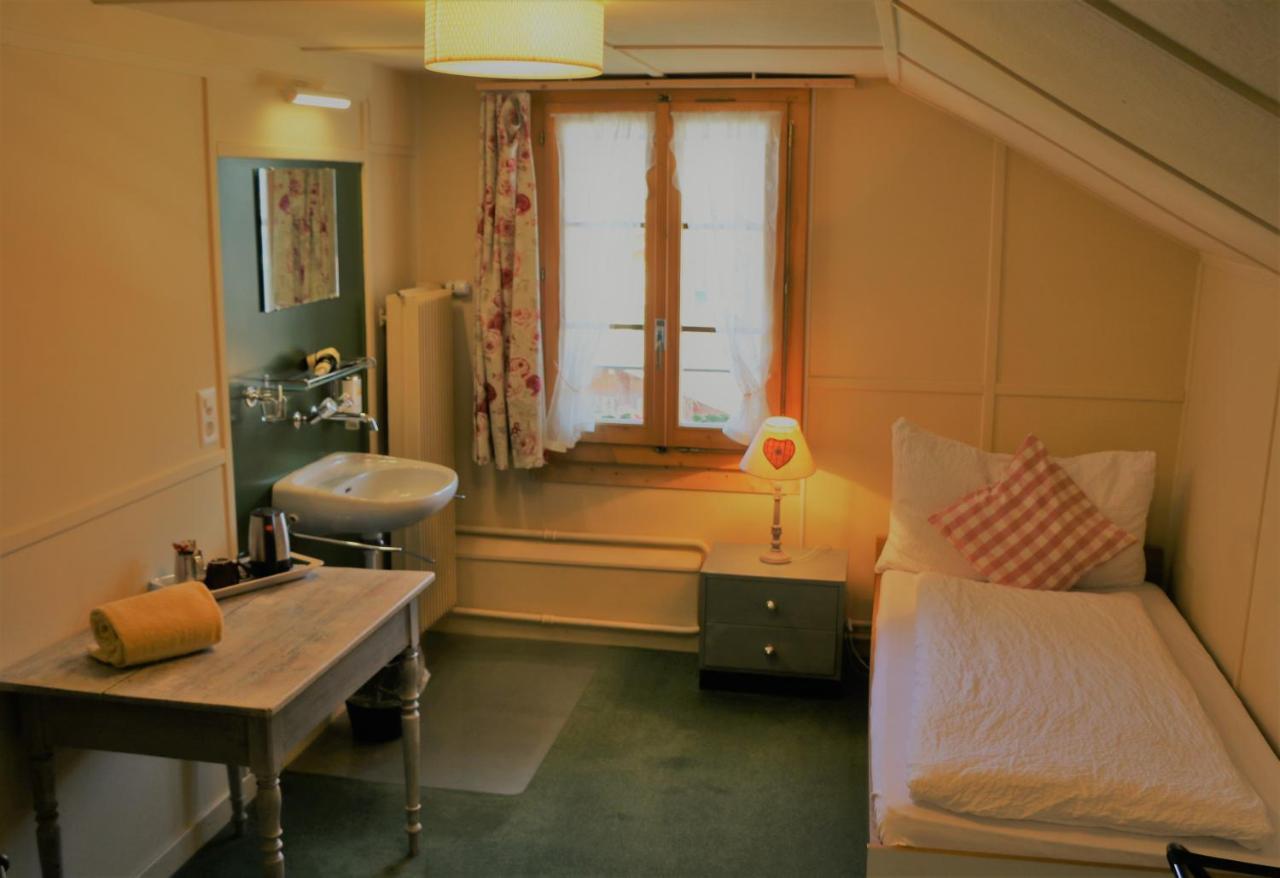 Edelweiss Lodge Wilderswil Rom bilde
